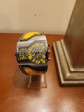 Brand New Oulm Black and Yellow Dual Time Men's Watch